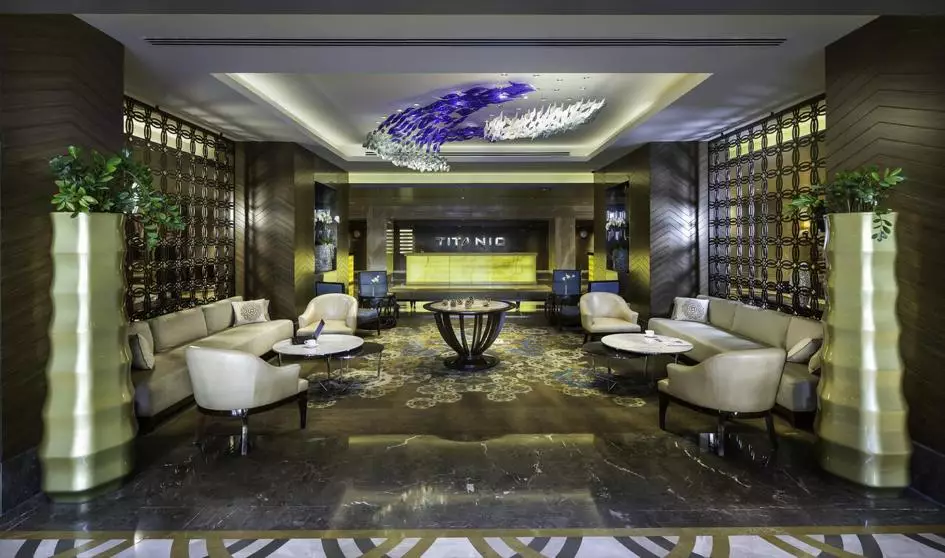 لابی Titanic Business Golden Horn